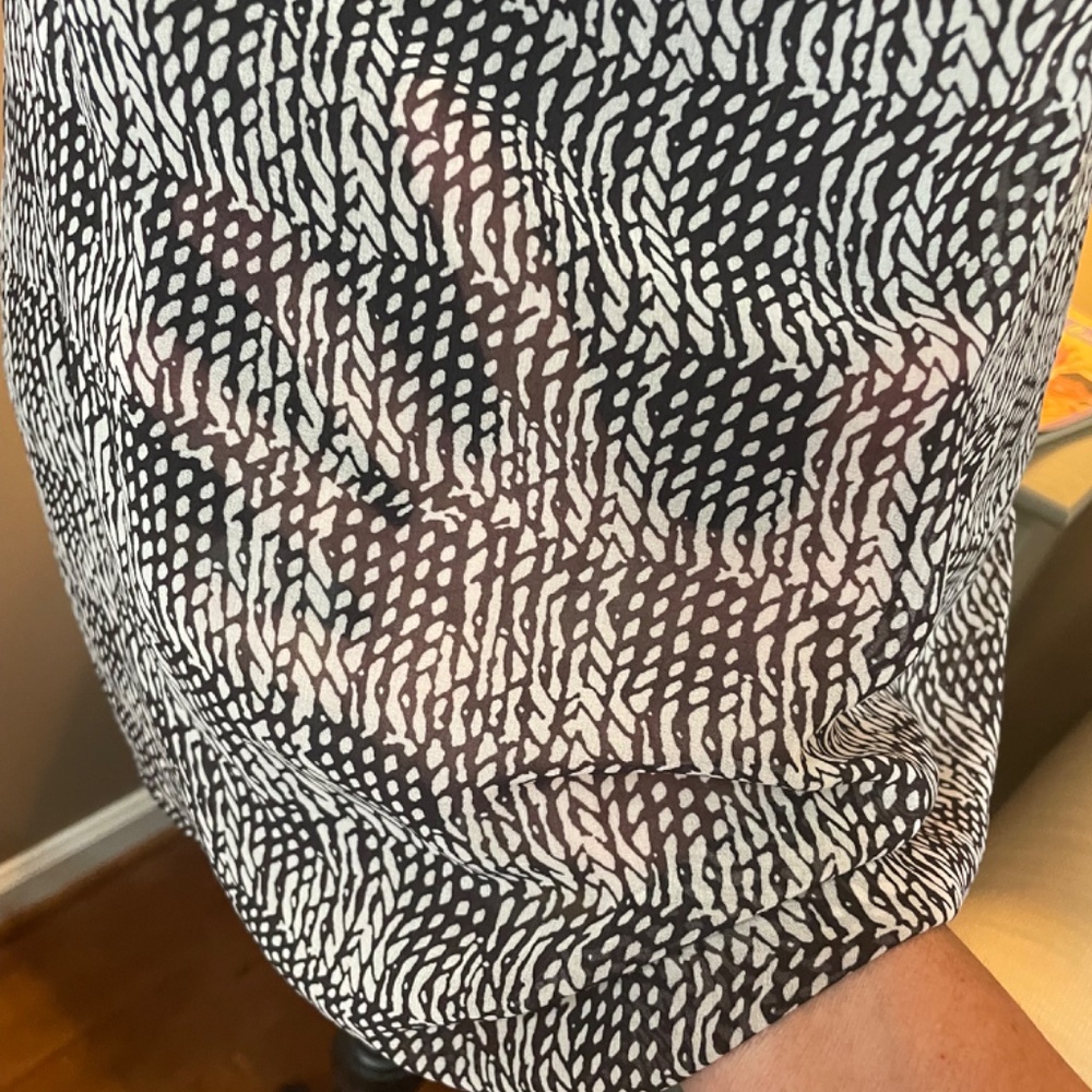 Cabi Sleeveless Print Top, sz Lg,  Black/off white - Picture 3 of 7